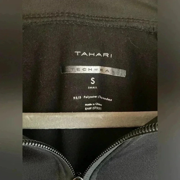 Tahari 1/4 Zip Pullover Black Size Small Activewear Techwear Sport Long Sleeve - Picture 7 of 10